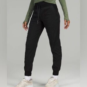 Lululemon Women’s Black Mid Rise Dance Studio Jogger Full Length Pants, Sz 6